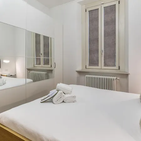 Beplace Apartments In Isola Milan Exterior photo